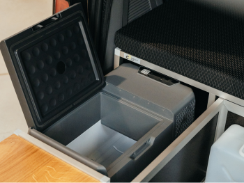 Noemi-H1-Ford-Tourneo-Custom-od-2024-lednice-Vestavba-do-auta